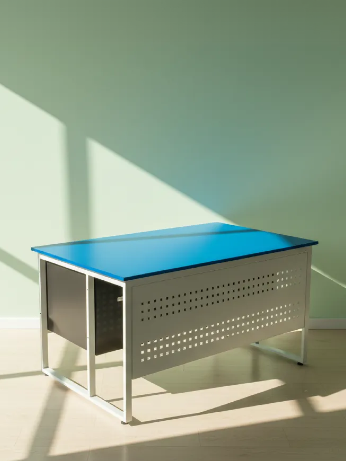 Parak Elvanto Office Work Desk