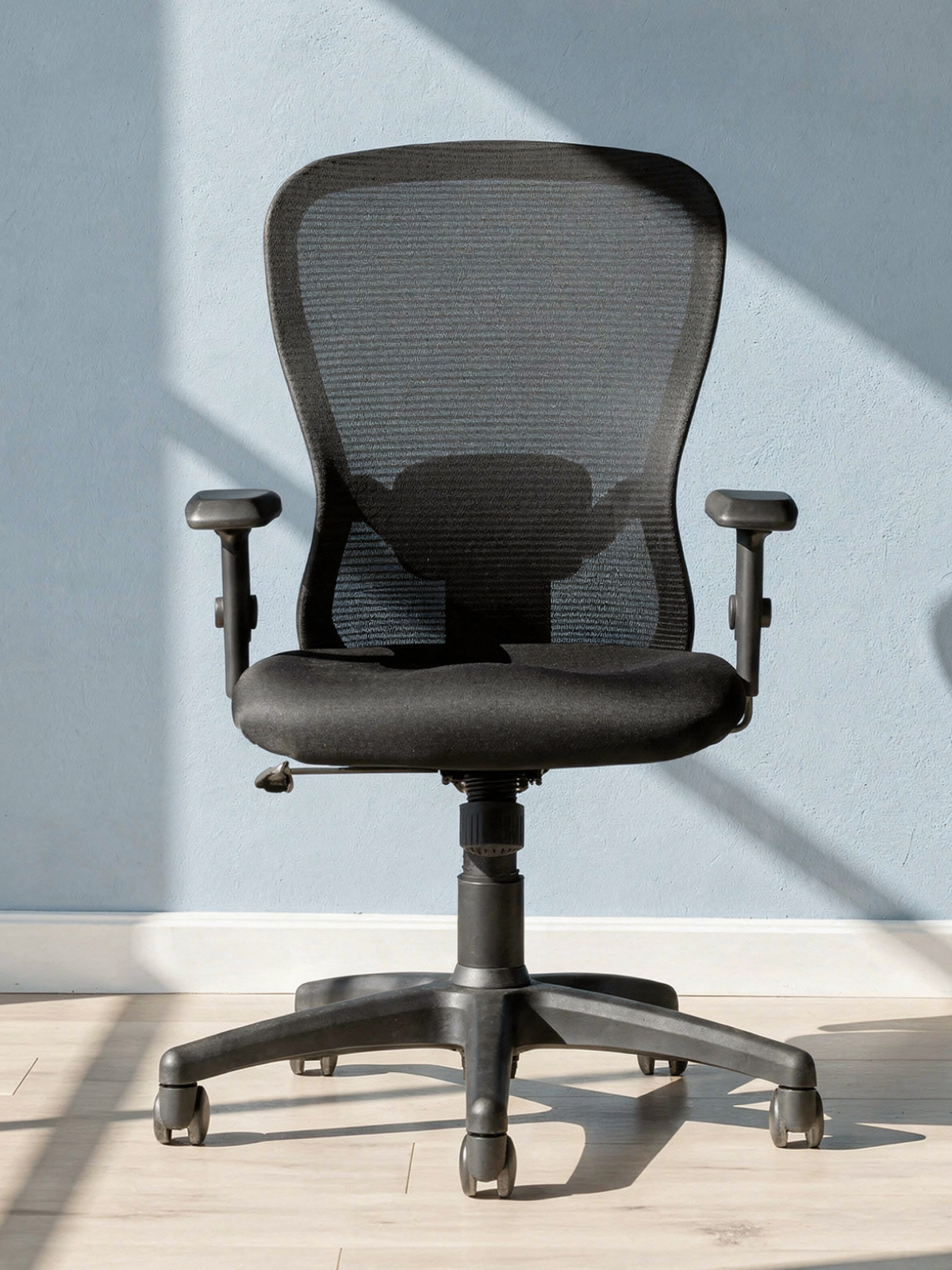 Parak Valtrano Executive Medium Back Chair