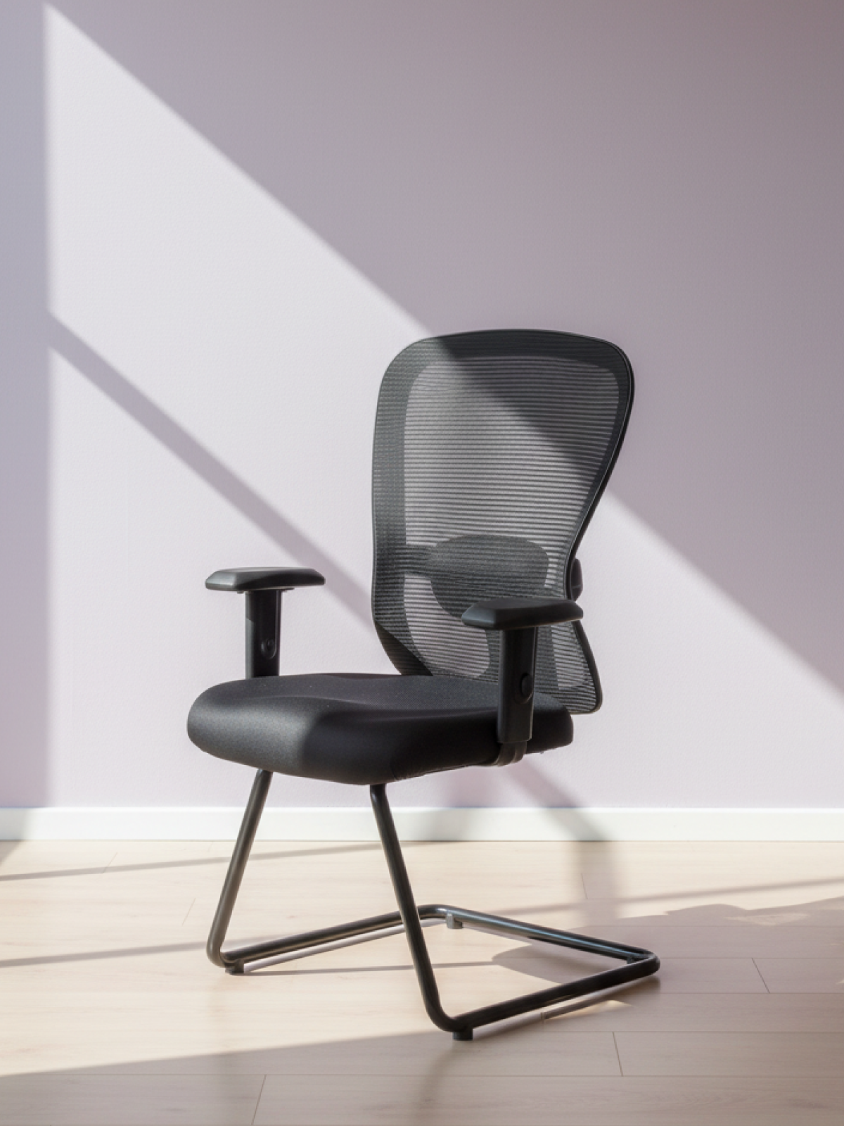 Parak Valtrano Executive Visitor Chair