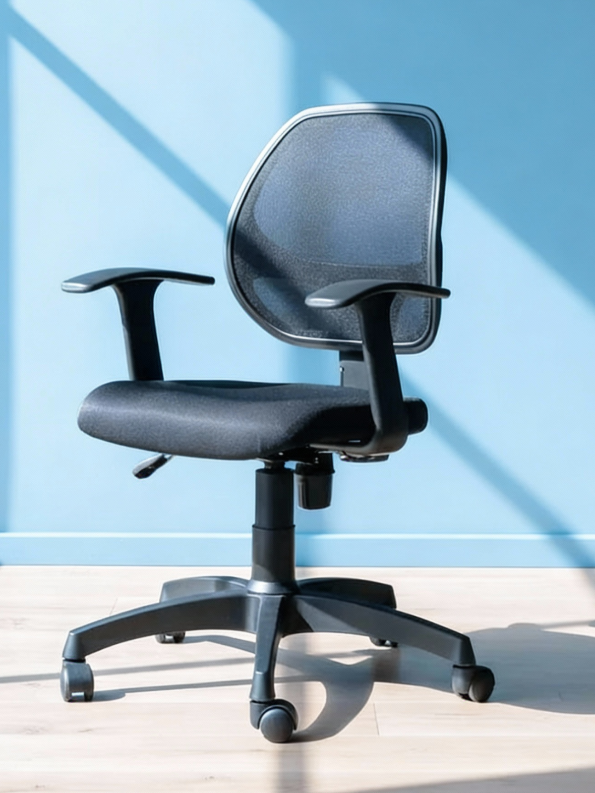 Parak Dynexis Plus Low Back Chair