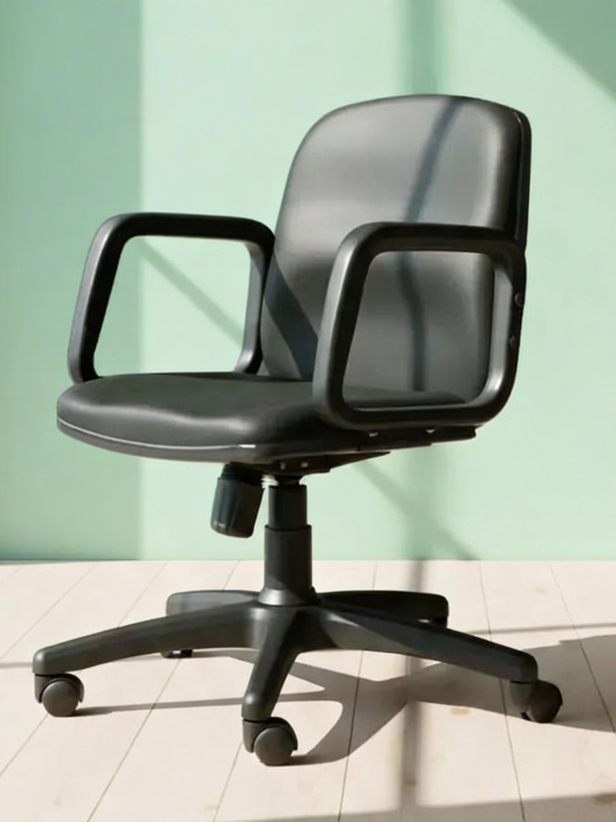 Parak Strave Comfort Medium Back Chair