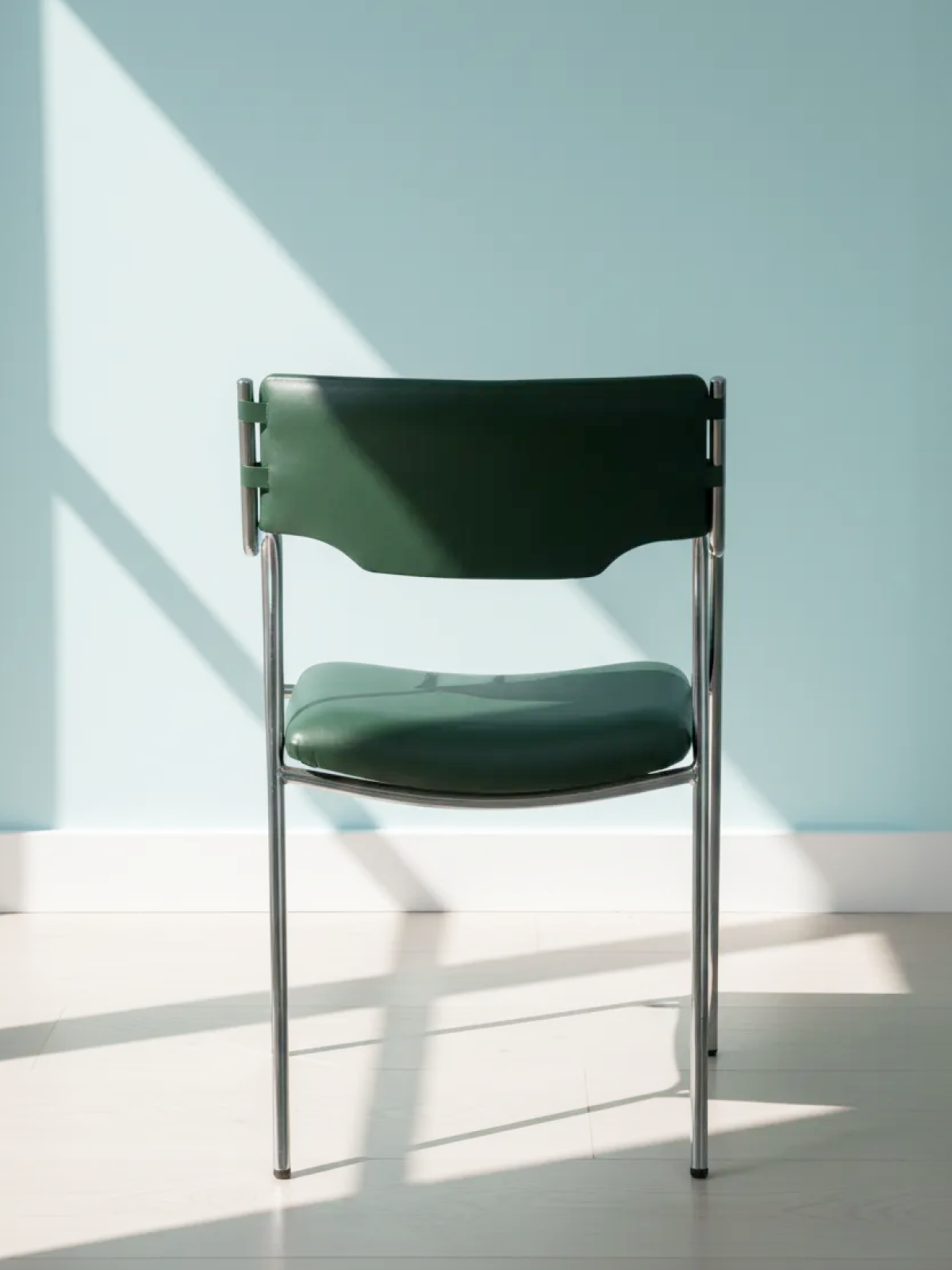 Parak Delvaro Padded Back Visitor Chair